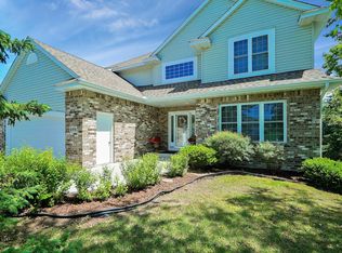 6991 Country Oaks Rd, Excelsior, MN 55331