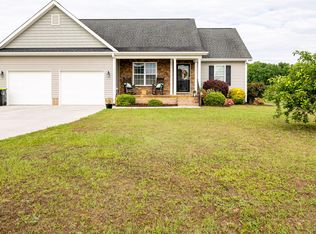 104 Northgate Ln, Clinton, NC 28328