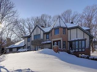 10861 Mount Curve Rd, Eden Prairie, MN 55347