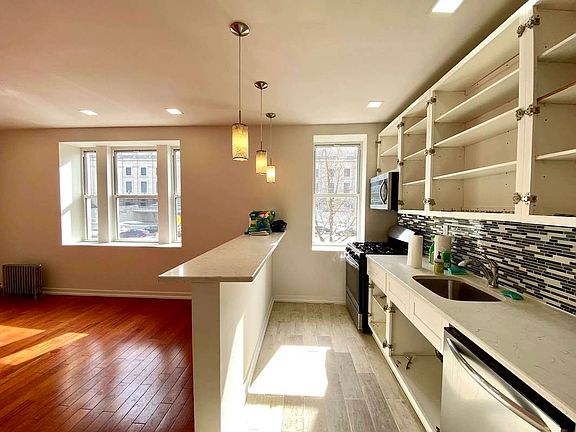 2nd image of 163 Eastern Pkwy APT 2B