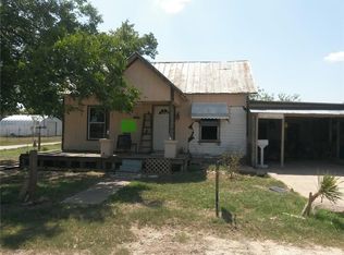 204 Walnut Ave, Gustine, TX 76455
