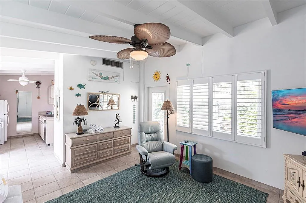 Studio, 1.0 bath, 435 sqft, $8,970 — Photo 2