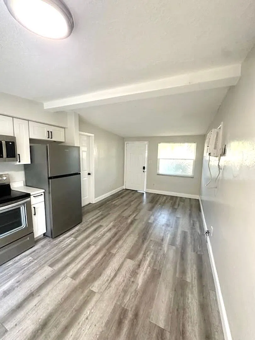 11114-11116 Taft Dr — Photo 1