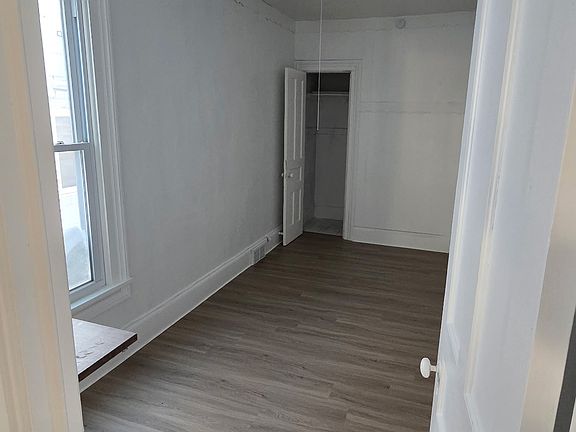 3rd image of 105 Fletcher St #1