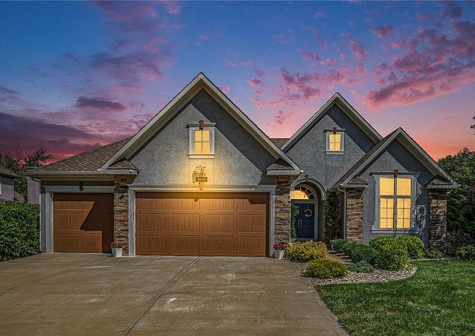 1st image of 8000 Clearwater Dr