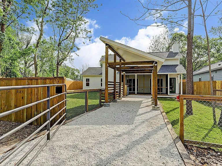 6712 Cohn St — Photo 2
