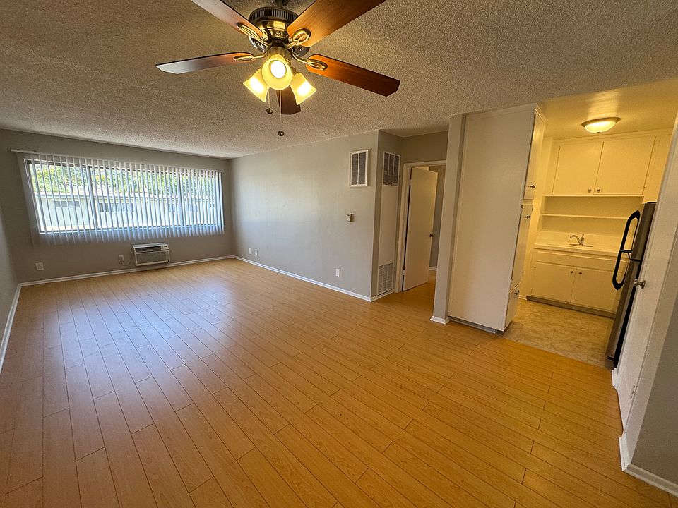 1st image of 1733 Garfield Pl #302