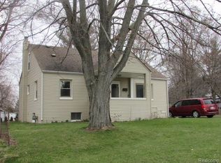 27 Roseview Blvd, Mount Clemens, MI 48043