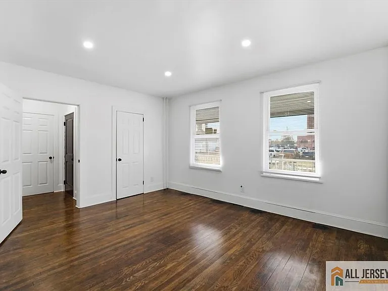 29 Grant St #1 — Photo 6