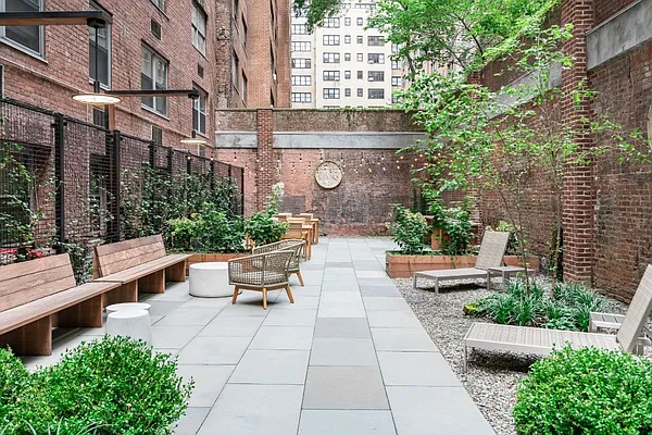 Sold by Level Group | media 7