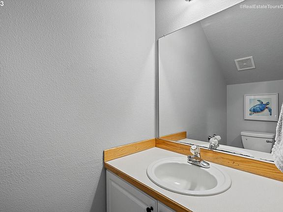 3rd image of 4912 NE Candlewood Pl