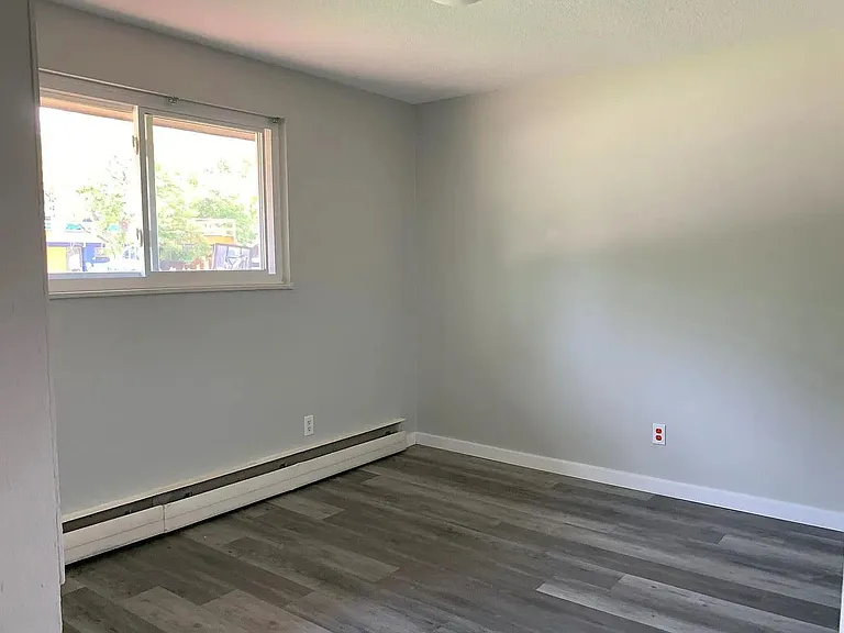1210 Georgetown Rd — Photo 4