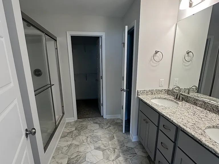 211 Railroad St — Photo 8