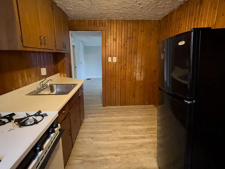 808 W Beechwood Ave — Photo 10