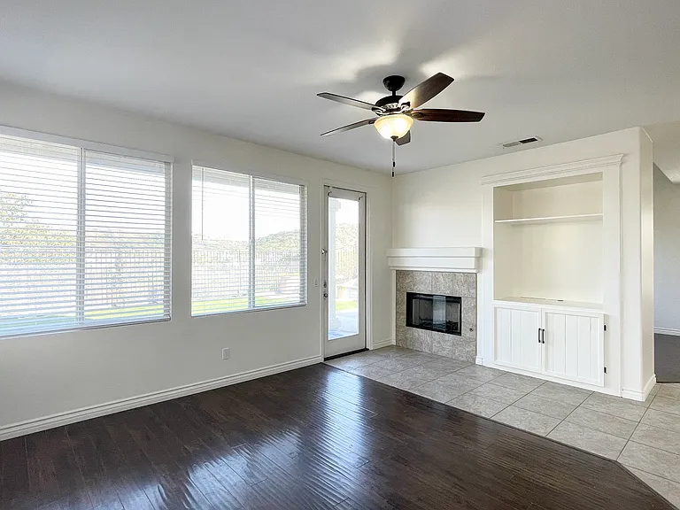 5218 Mariner Dr — Photo 4