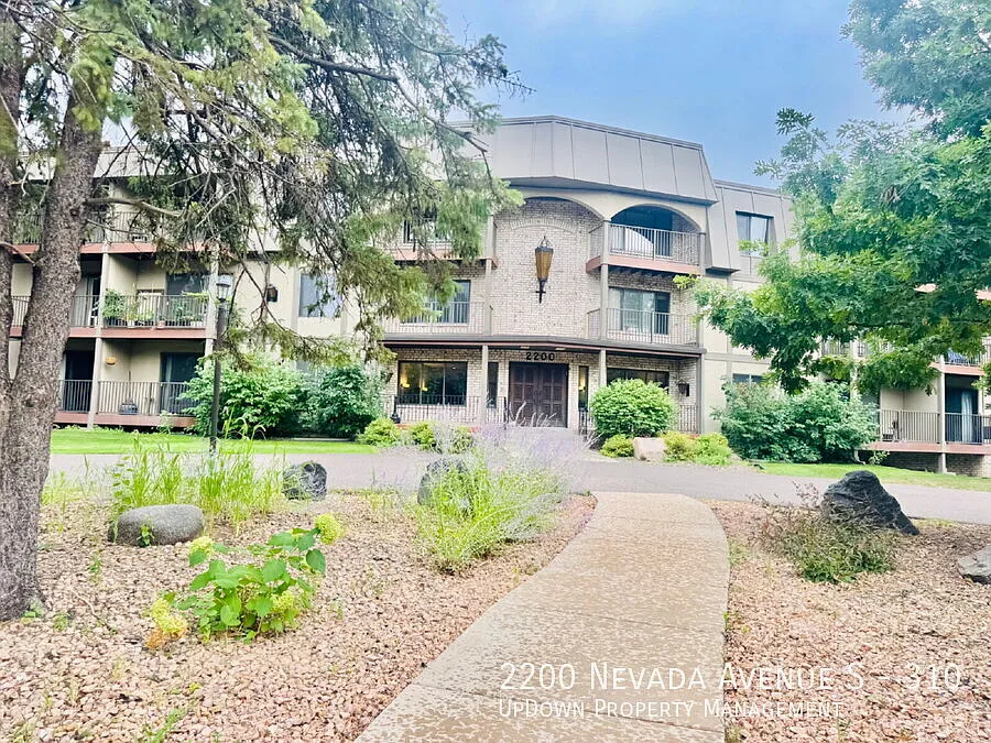 Furnished Chic & Spacious 2BR/2BA Condo Oasis in St. Louis Park 1,160 Sq Ft of Modern Living! — Photo 2