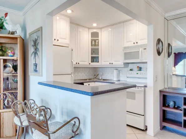 170 E Horizons E #303, Boynton Beach, FL 33435