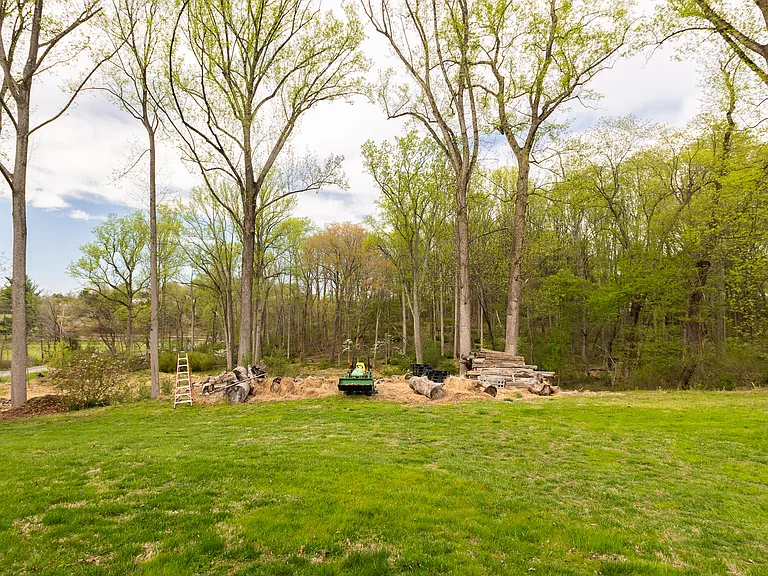 13576 Highland Rd — Photo 70
