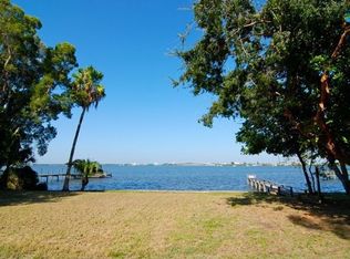 600 S Riverside Dr, Indialantic, FL 32903