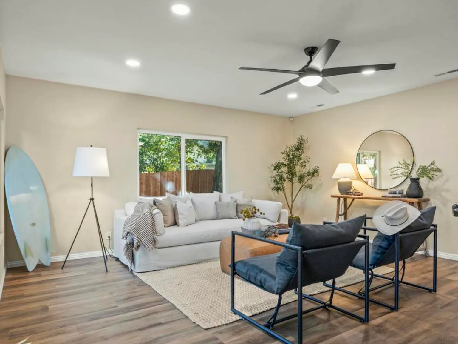 3 bed, 1500 sqft, $5,300 — Photo 2