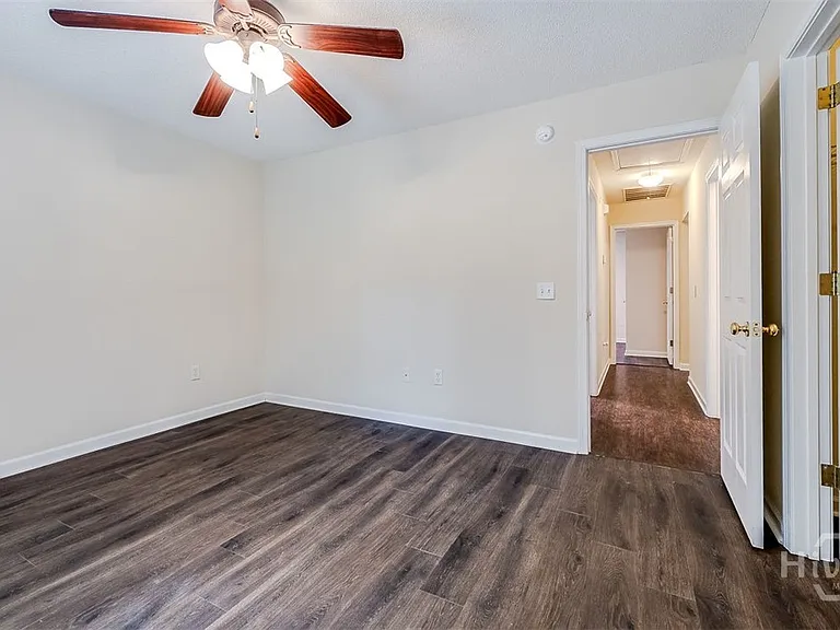 302 Shadowbrook Dr — Photo 19
