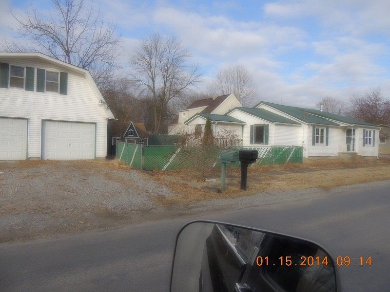 2nd image of 301 S Marion Rd