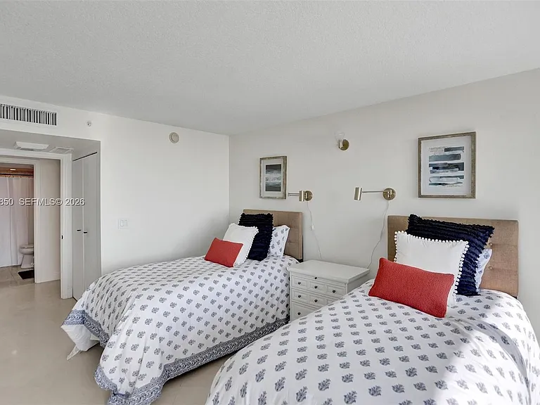 6917 Collins Ave #915 — Photo 15
