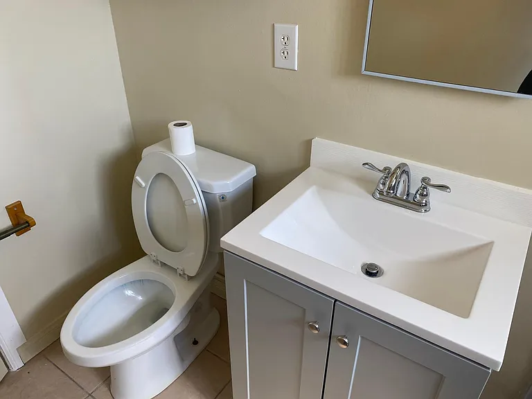 3828 W 182nd St #16 — Photo 10