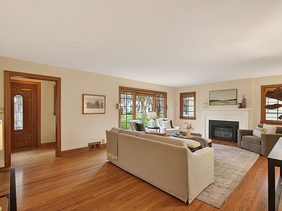 4th image of 2740 Drew Ave S