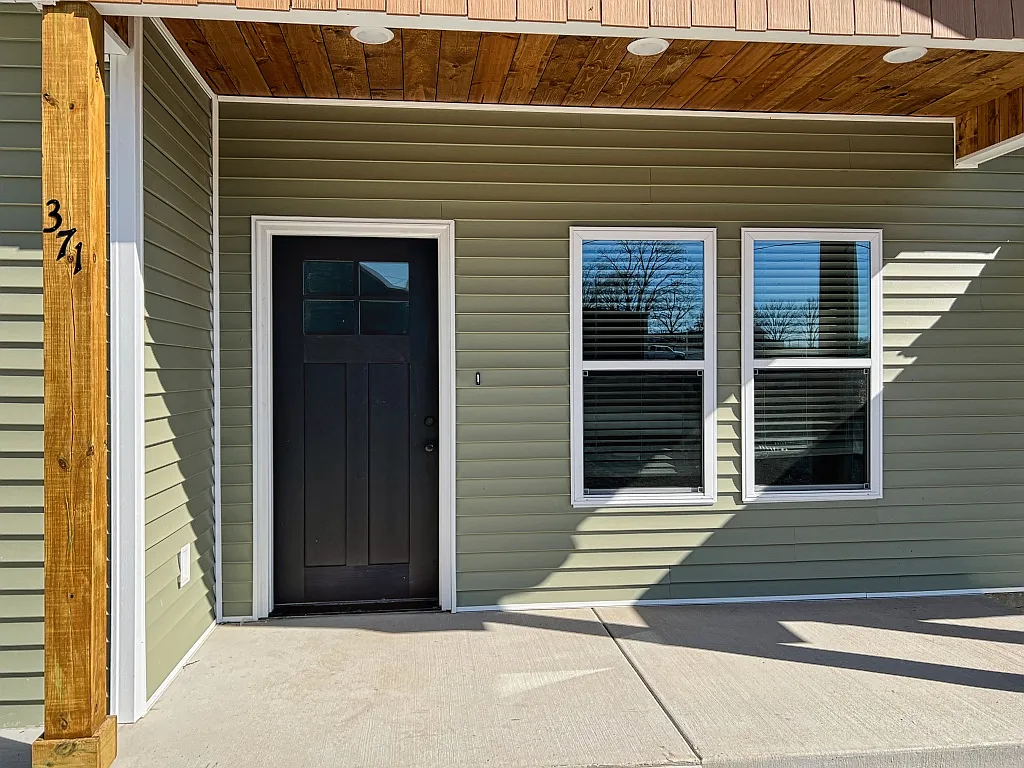 2 bed, 1216 sqft, $1,450 — Photo 3