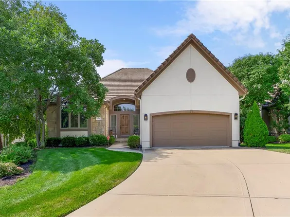 11417 Granada Ct, Leawood, KS 66211