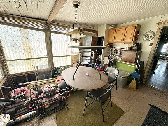 2nd image of N10801 Elmwood Is