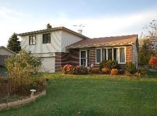 27W450 Ridgeview St, West Chicago, IL 60185