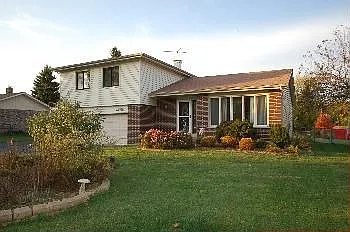 27W450 Ridgeview St photo 1