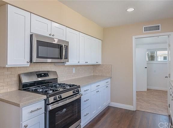 4th image of 2791 Genevieve St