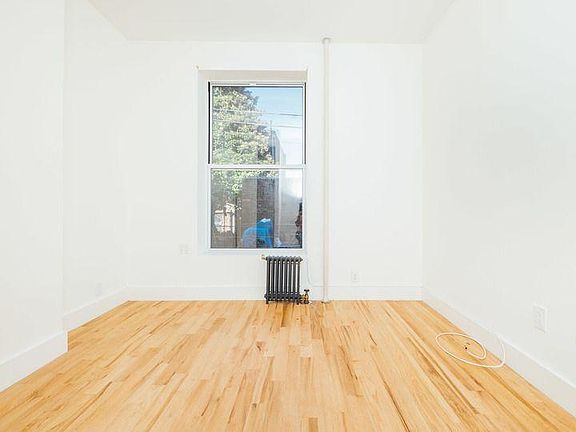 5th image of 719 E 216th St #4