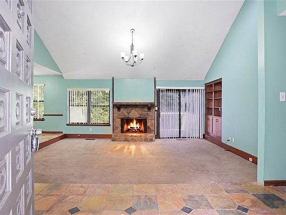 3rd image of 3244 Harbor Woods Rd