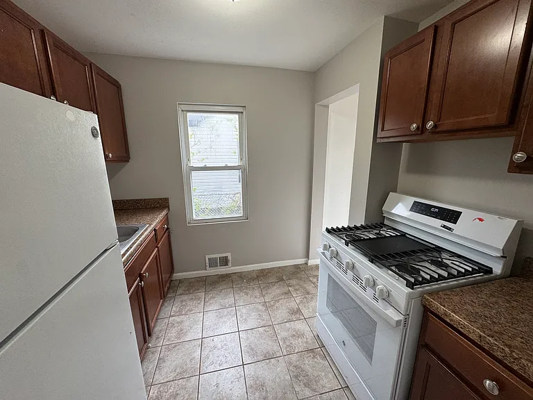 3525 Hickory St — Photo 8
