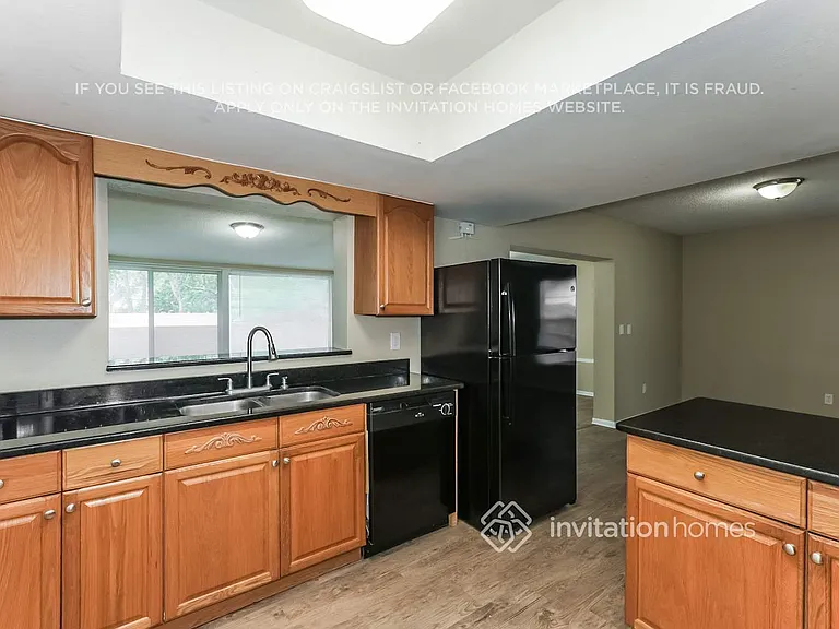 14008 Capitol Dr — Photo 9