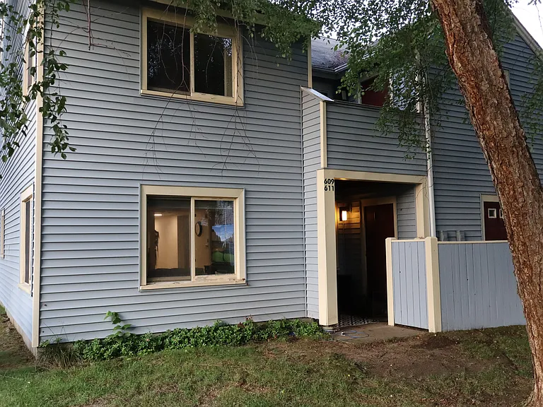 611 Nassau Dr — Photo 22