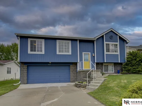 7915 Bartlett St, Omaha, NE 68122