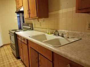 609 W Galena Ave, Freeport, IL 61032