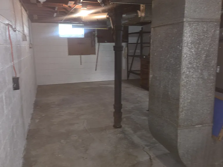 4407 Longwood Ave — Photo 3