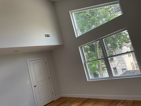 2nd image of 19 N Munn Ave Unit 2