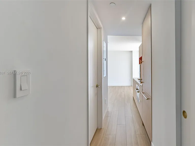 90 NE 32nd St #815 — Photo 9