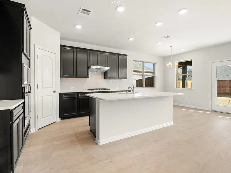 3837 Pennington Ave — Photo 7