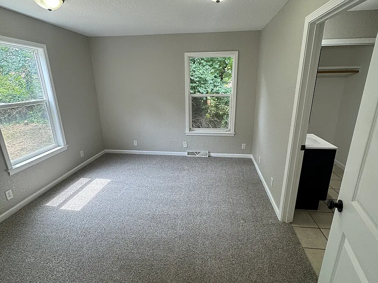 4400 Draper Rd — Photo 6