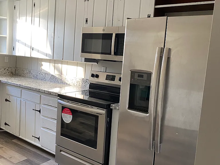 1116 N Royal Ave #2 — Photo 3