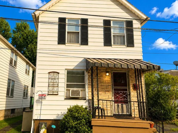 11 Weir Ln, Wilkes Barre, PA 18705