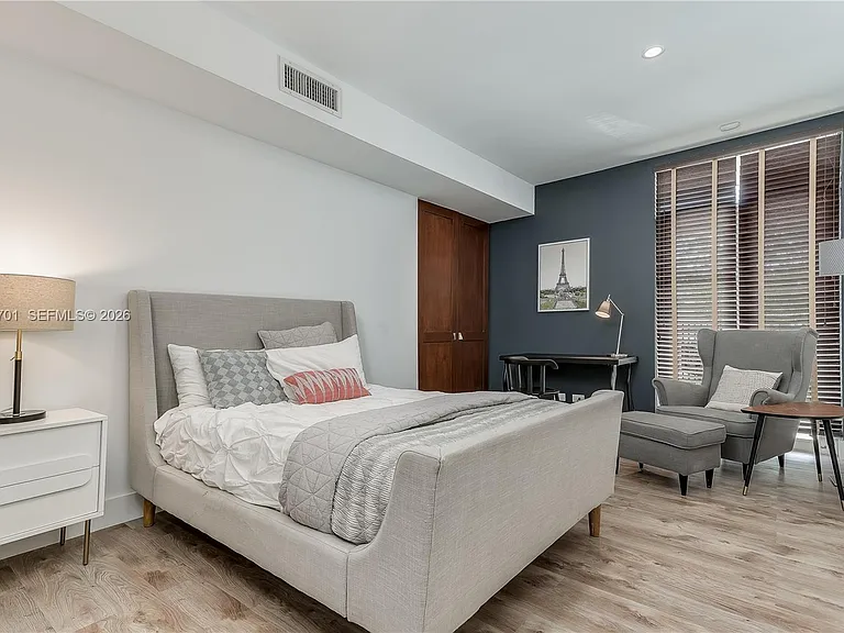 111 S Hibiscus Dr — Photo 19